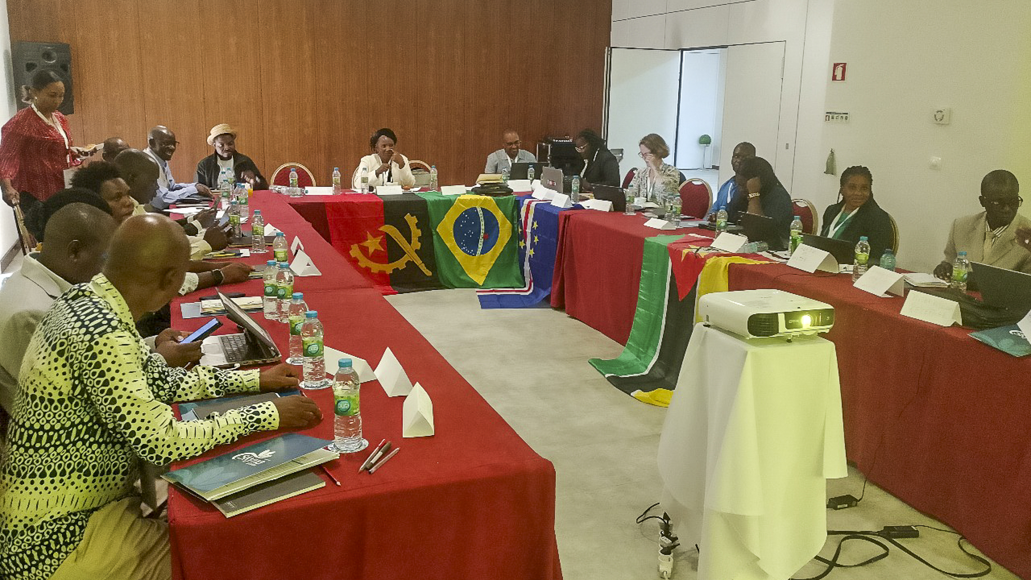 Organizações da sociedade civil de cinco países lusófonos estão reunidos em torno dos assuntos educativos, na cidade de Luanda